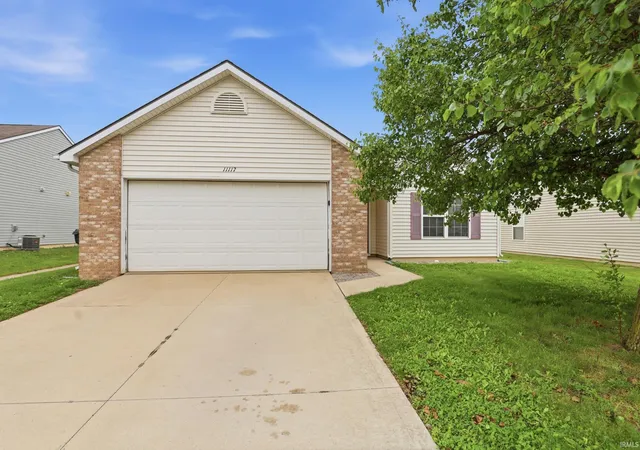 Homes for sale in Roanoke, IN | 11117 La Fortuna Wy, Roanoke, IN 46783 | MLS# 202619920