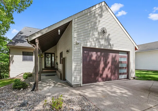 1st image of 1223 Brandywine Rd, Crown Point, IN 46307 | MLS# 202619921
