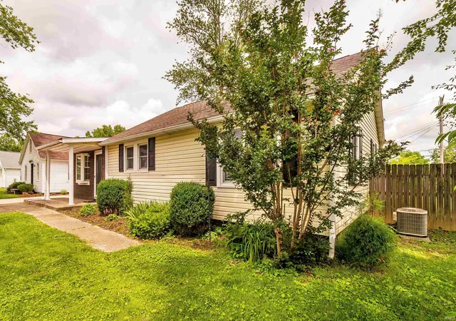 Photo 2 of Sale Pending at 608 E Moore St, Boonville, IN 47601 | MLS# 202619949 | Listing updated on 2026-09-10