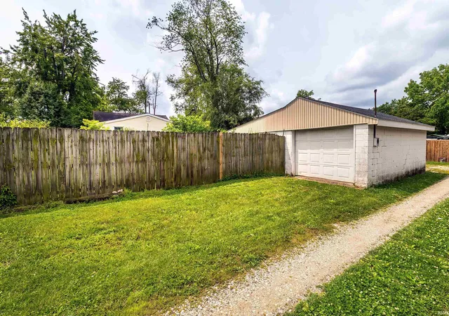 Photo 3 of Sale Pending at 608 E Moore St, Boonville, IN 47601 | MLS# 202619949 | Listing updated on 2026-09-10