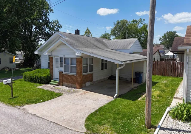 3rd image of 105 P Street, Bedford, IN 47421 | MLS# 202620002