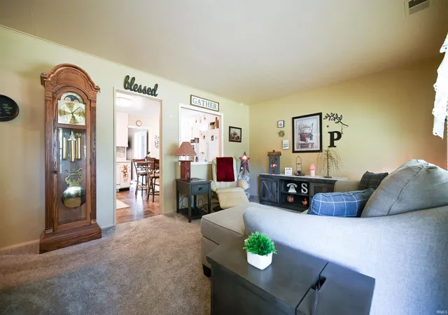 Photo 3 of Manufactured home for sale at 916 E Fischer St, Kokomo, IN 46901 | MLS# 202620025 | Listing updated on 2026-07-07