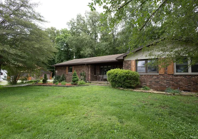 Homes for sale in Mount Vernon, IN | 8425 Gun Club Rd, Mount Vernon, IN 47620 | MLS# 202620068