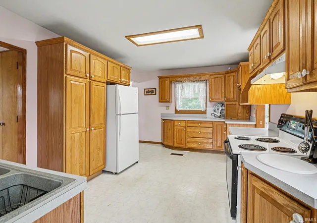 5th image of 2824 Bashor Rd, Goshen, IN 46526 | MLS# 202620092