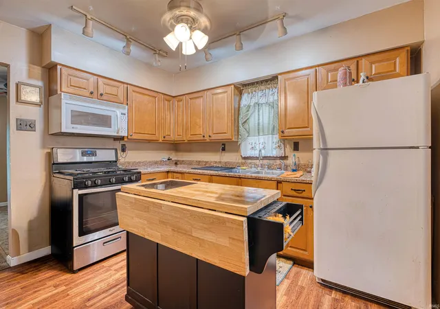 4th image of 531 E Monroe St, Chandler, IN 47610 | MLS# 202620132