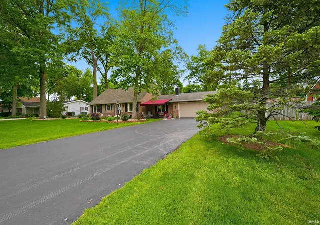 Photo 2 of Sale Pending at 1008 Orlando Dr, Fort Wayne, IN 46825 | MLS# 202620188 | Listing updated on 2026-07-24