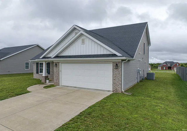 Photo 3 of Manufactured home for sale at 8150 Edenton Dr, Evansville, IN 47715 | MLS# 202620211 | Listing updated on 2026-08-17