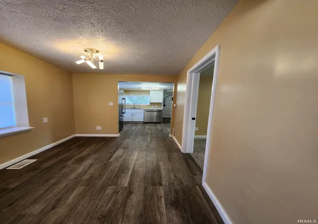 4th image of 51622 Kenilworth Rd, South Bend, IN 46637 | MLS# 202620284