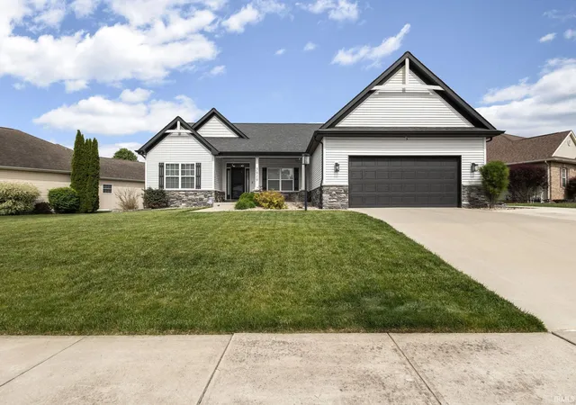 Homes for sale in South Bend, IN | 5919 Boxwood Dr E, South Bend, IN 46614 | MLS# 202620344