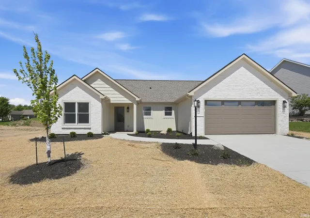 Homes for sale in Columbia City, IN | 2365 Whispering Trl, Columbia City, IN 46725 | MLS# 202620488