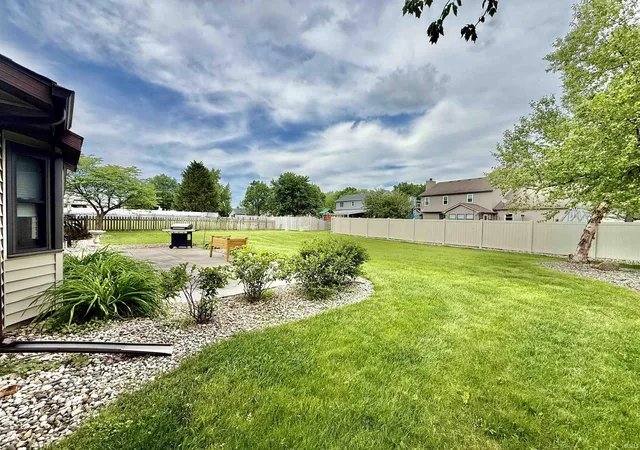 Photo 3 of Sale Pending at 8210 Medicine Bow Run, Fort Wayne, IN 46825 | MLS# 202620523 | Listing updated on 2026-07-12
