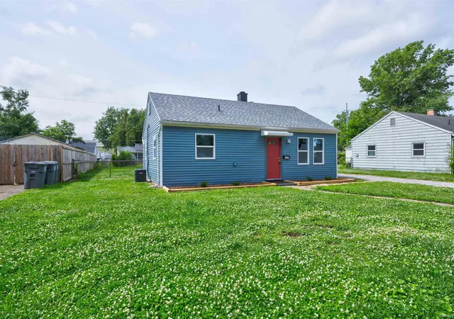 Homes for sale in Evansville, IN | 1419 Waggoner Ave, Evansville, IN 47714 | MLS# 202620533