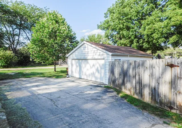 Homes for sale in Bluffton, IN | 217 E Central Ave, Bluffton, IN 46714 | MLS# 202620558