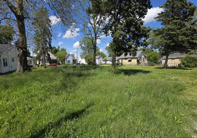 Homes for sale in Muncie, IN | 1809 W 7th St, Muncie, IN 47302 | MLS# 202620564