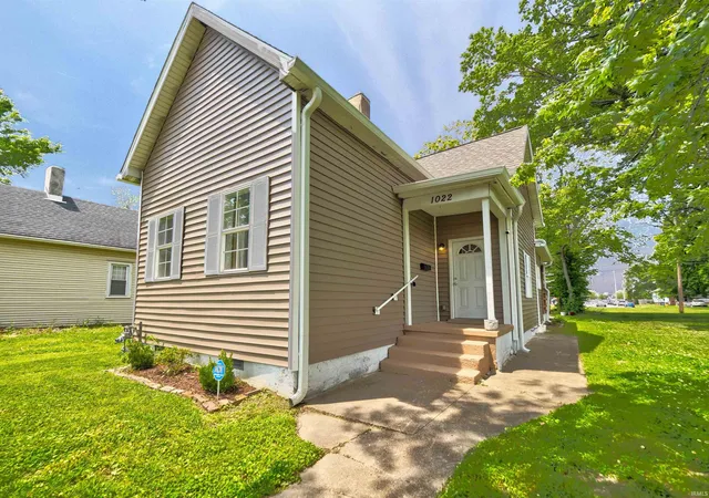 Homes for sale in Evansville, IN | 1022 Cherry St, Evansville, IN 47713 | MLS# 202620565