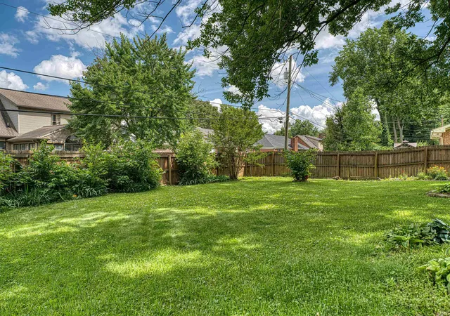 Photo 36 of Sale Pending at 118 Camden Ct, Evansville, IN 47715 | MLS# 202620594 | Listing updated on 2026-06-25