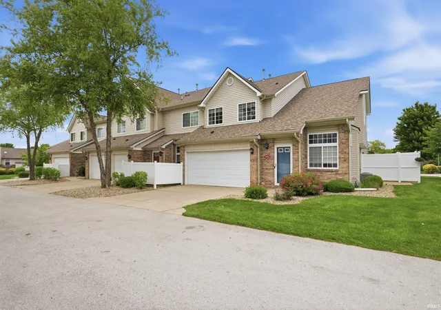 Homes for sale in Indianapolis, IN | 5922 Marina View Ln, Indianapolis, IN 46237 | MLS# 202620637