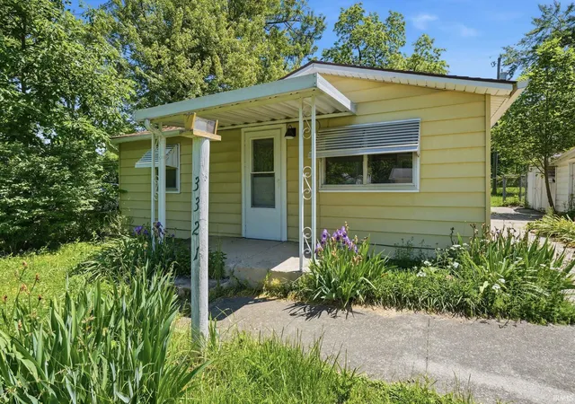 2nd image of 3321 Alpine Ave, Fort Wayne, IN 46809 | MLS# 202620650
