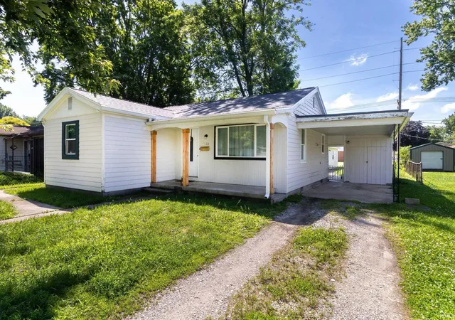 Homes for sale in Mount Vernon, IN | 1128 E 2nd St, Mount Vernon, IN 47620 | MLS# 202620652