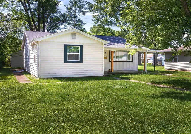 Homes for sale in Mount Vernon, IN | 1128 E 2Nd St, Mount Vernon, IN 47620 | MLS# 202620652