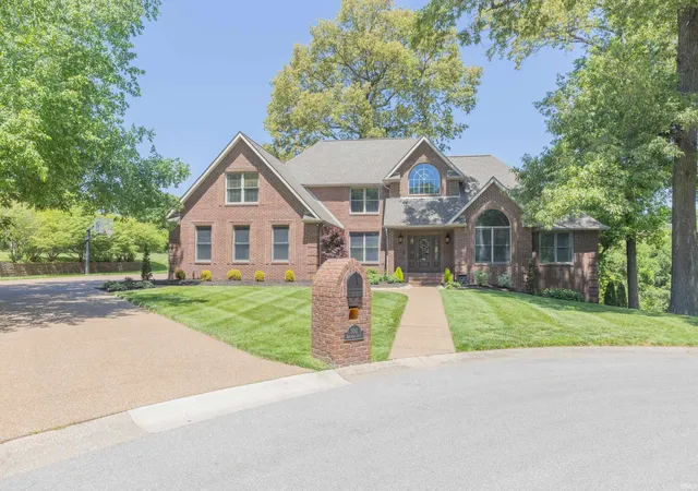 Homes for sale in Evansville, IN | 300 Beringer Dr, Evansville, IN 47711 | MLS# 202620691