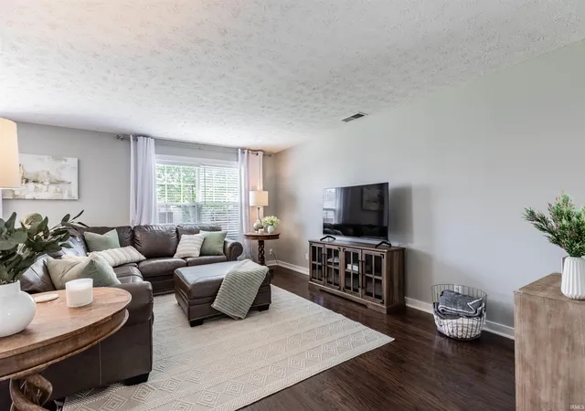 Photo 3 of Sale Pending at 2840 Ohunter Ave, Newburgh, IN 47630 | MLS# 202620734 | Listing updated on 2026-06-14