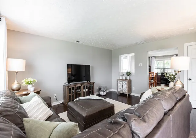 Photo 3 of Sale Pending at 2840 Ohunter Ave, Newburgh, IN 47630 | MLS# 202620734 | Listing updated on 2026-06-14
