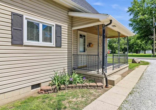 2nd image of 222 W 10th St, Matthews, IN 46957 | MLS# 202620778