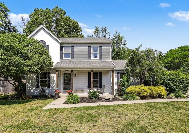 Photo 2 of Sale Pending at 1802 Cross Crk Dr, South Bend, IN 46628 | MLS# 202620858 | Listing updated on 2026-07-10
