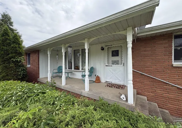 Photo 3 of Sale Pending at 4486 E State Rd 164 Hwy, Jasper, IN 47546 | MLS# 202620898 | Listing updated on 2026-06-26