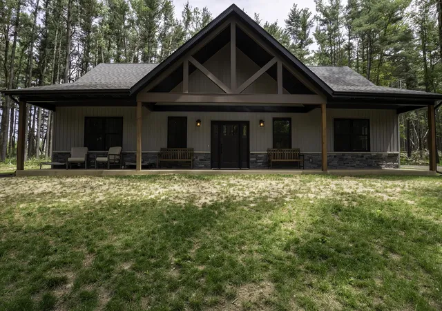 Homes for sale in Angola, IN | 270 Ln 100 Pine Canyon Lake, Angola, IN 46703 | MLS# 202620908