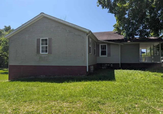 Photo 3 of Manufactured home for sale at 1744 Bedford Rd, Washington, IN 47501 | MLS# 202620954 | Listing updated on 2026-08-04