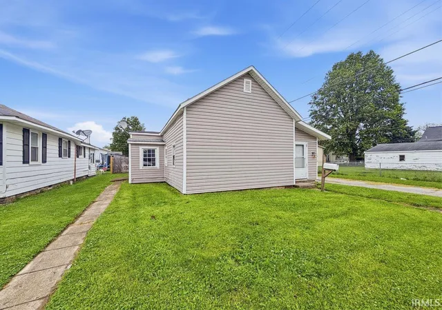 Photo 3 of Manufactured home for sale at 1312 N D St, Elwood, IN 46036 | MLS# 202620976 | Listing updated on 2026-08-31