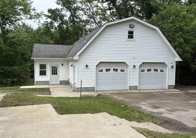 2nd image of 308 Bellevue St, New Carlisle, IN 46552 | MLS# 202620982