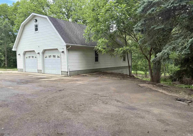 3rd image of 308 Bellevue St, New Carlisle, IN 46552 | MLS# 202620982