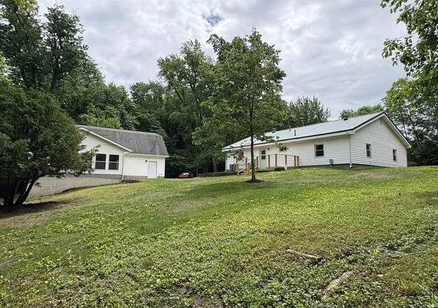4th image of 308 Bellevue St, New Carlisle, IN 46552 | MLS# 202620982