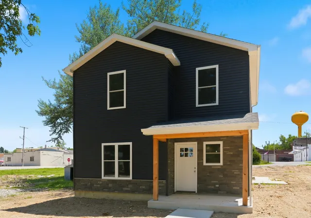 Photo 3 of Sale Pending at 206 W Lincoln St, Ashley, IN 46705 | MLS# 202620999 | Listing updated on 2026-09-18