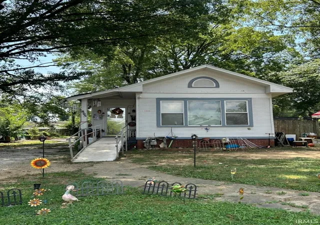 Homes for sale in Evansville, IN | 805 E Riverside Dr, Evansville, IN 47713 | MLS# 202621025