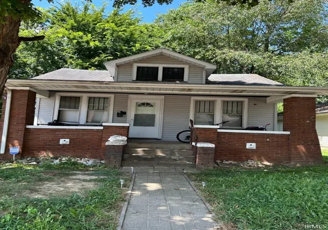 Homes for sale in Evansville, IN | 1723 S Bedford Ave, Evansville, IN 47713 | MLS# 202621043