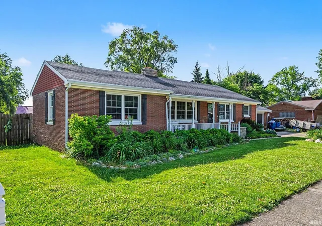 Photo 3 of Sale Pending at 222 S Shumaker Dr, Bremen, IN 46506 | MLS# 202621059 | Listing updated on 2026-09-11