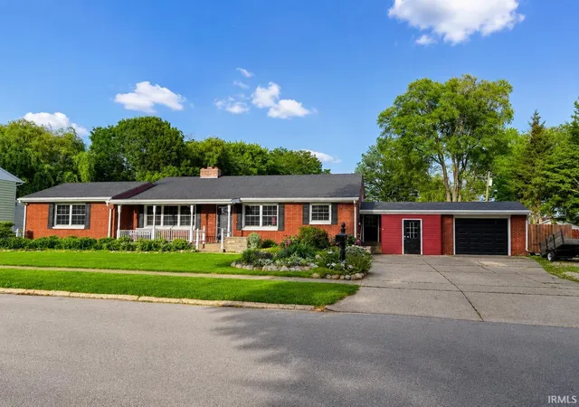 Photo 3 of Sale Pending at 222 S Shumaker Dr, Bremen, IN 46506 | MLS# 202621059 | Listing updated on 2026-09-11