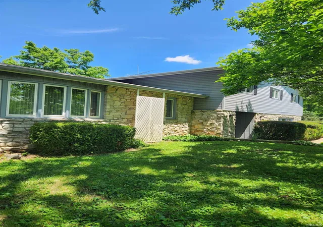 Homes for sale in Yorktown, IN | 7300 W Nixon Rd, Yorktown, IN 47396 | MLS# 202621078