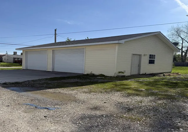 Homes for sale in Frankfort, IN | 1101 W Mcclurg St, Frankfort, IN 46041 | MLS# 202621081