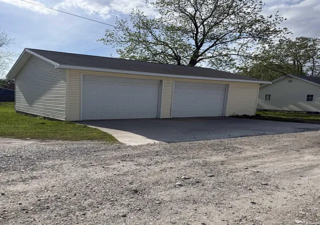 Homes for sale in Frankfort, IN | 1101 W Mcclurg St, Frankfort, IN 46041 | MLS# 202621081