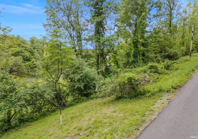 1st image of 00 W Grandview Dr, Columbus, IN 47201 | MLS# 202621085