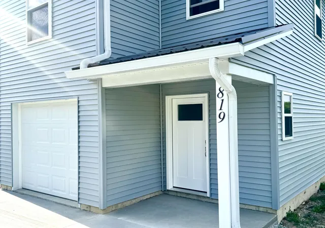 Photo 3 of Manufactured home for sale at 819 N Grant St, Gas City, IN 46933 | MLS# 202621087 | Listing updated on 2026-09-12