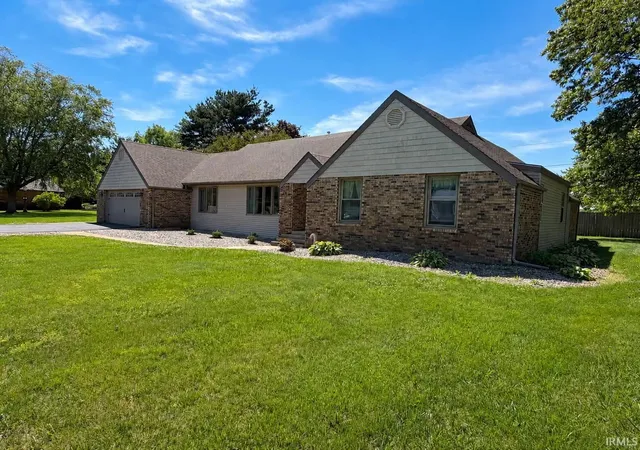 Homes for sale in Rochester, IN | 3321 Gregory Farm Village Dr, Rochester, IN 46975 | MLS# 202621092
