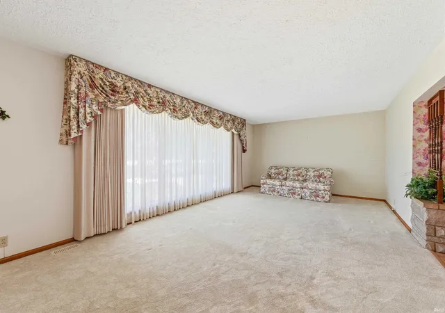 Homes for sale in Muncie, IN | 5028 S Old State Road 67, Muncie, IN 47302 | MLS# 202621103