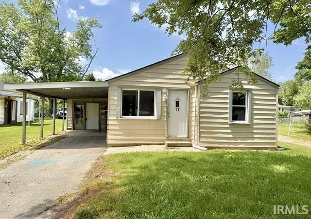 Homes for sale in Muncie, IN | 2109 S Delawanda Ave, Muncie, IN 47302 | MLS# 202621115