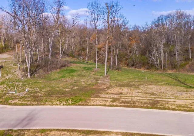 24th image of 1583 Victoria Woods Dr, Boonville, IN 47601 | MLS# 202621121